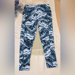 GAIAM Women’s Ocean Wave Leggings